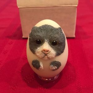 Gray Cat Eggcentric Sculpture
